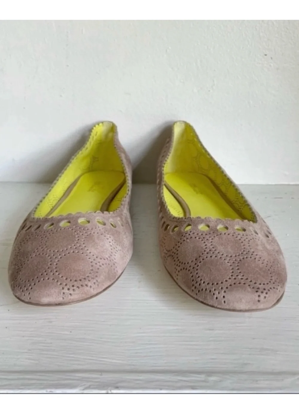 Diane Von Furstenberg Corolla Suede Laser Cut Round Toe Ballet Flat In Tan Sz 38